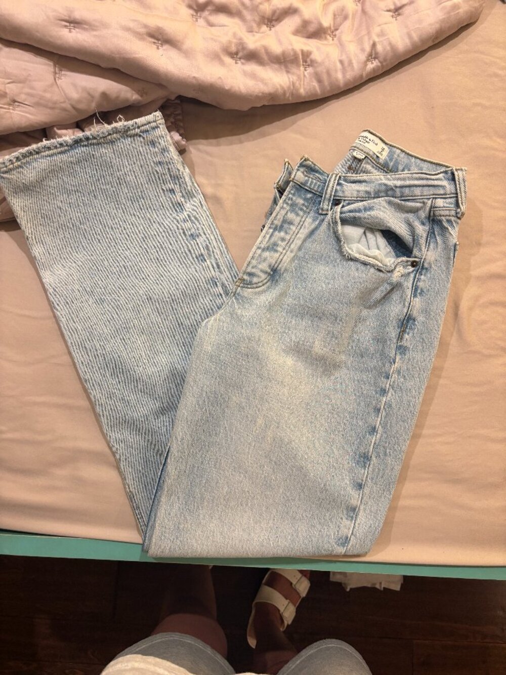 abercrombie low rise 90s curve love jeans